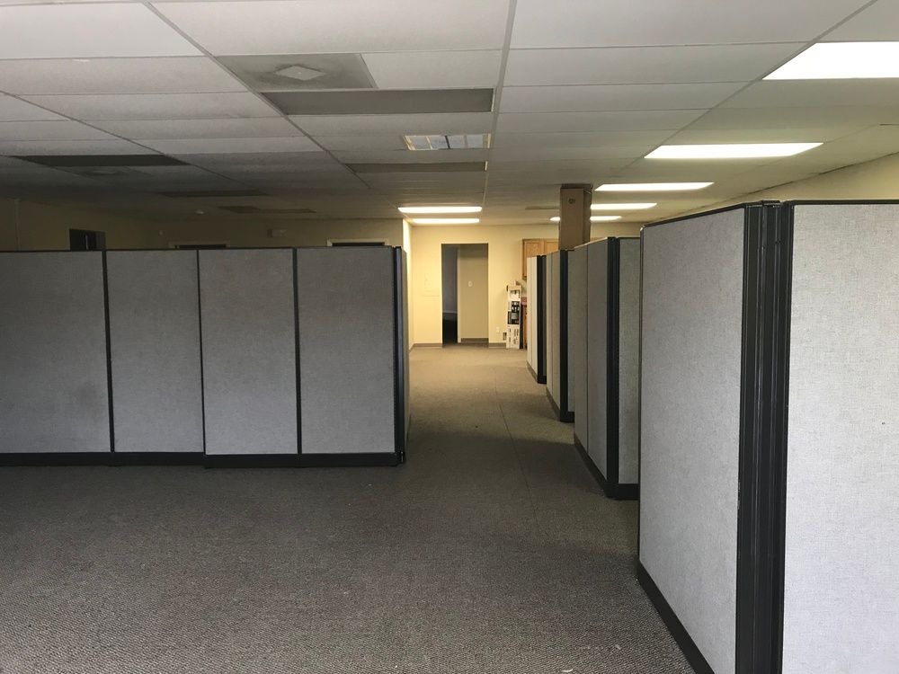Centerpoint Business Park: 103 Center Point Rd, San Marcos, TX 78666